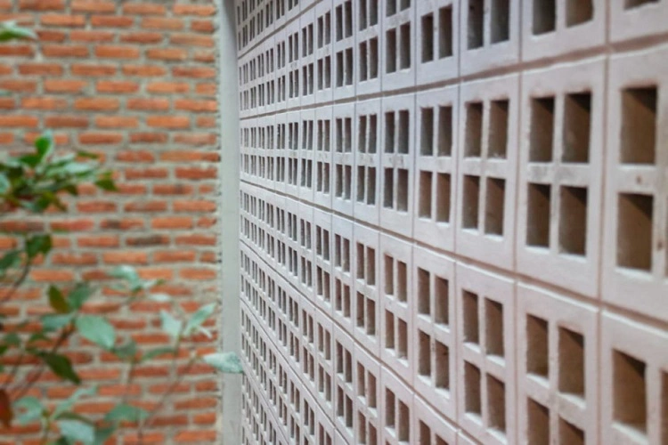 Model ventilasi roster beton, Sumber: semenmerahputih.com